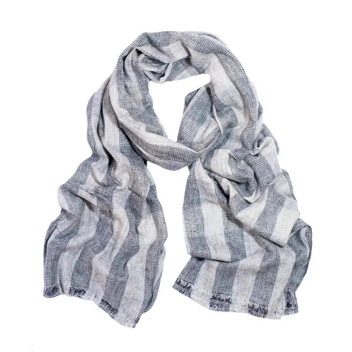 Light Pattern Wool Scarf